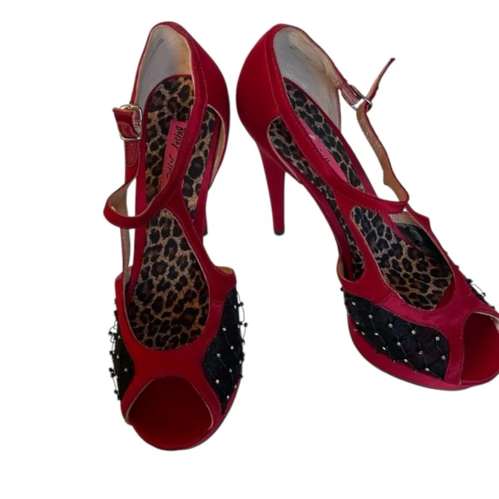 BETSEY JOHNSON Infatuation Red Satin Heels Ankle Buckle Straps Open Toe Size 7.5